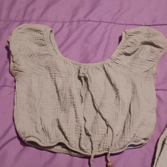 Two piece set - Picture 2 of 4